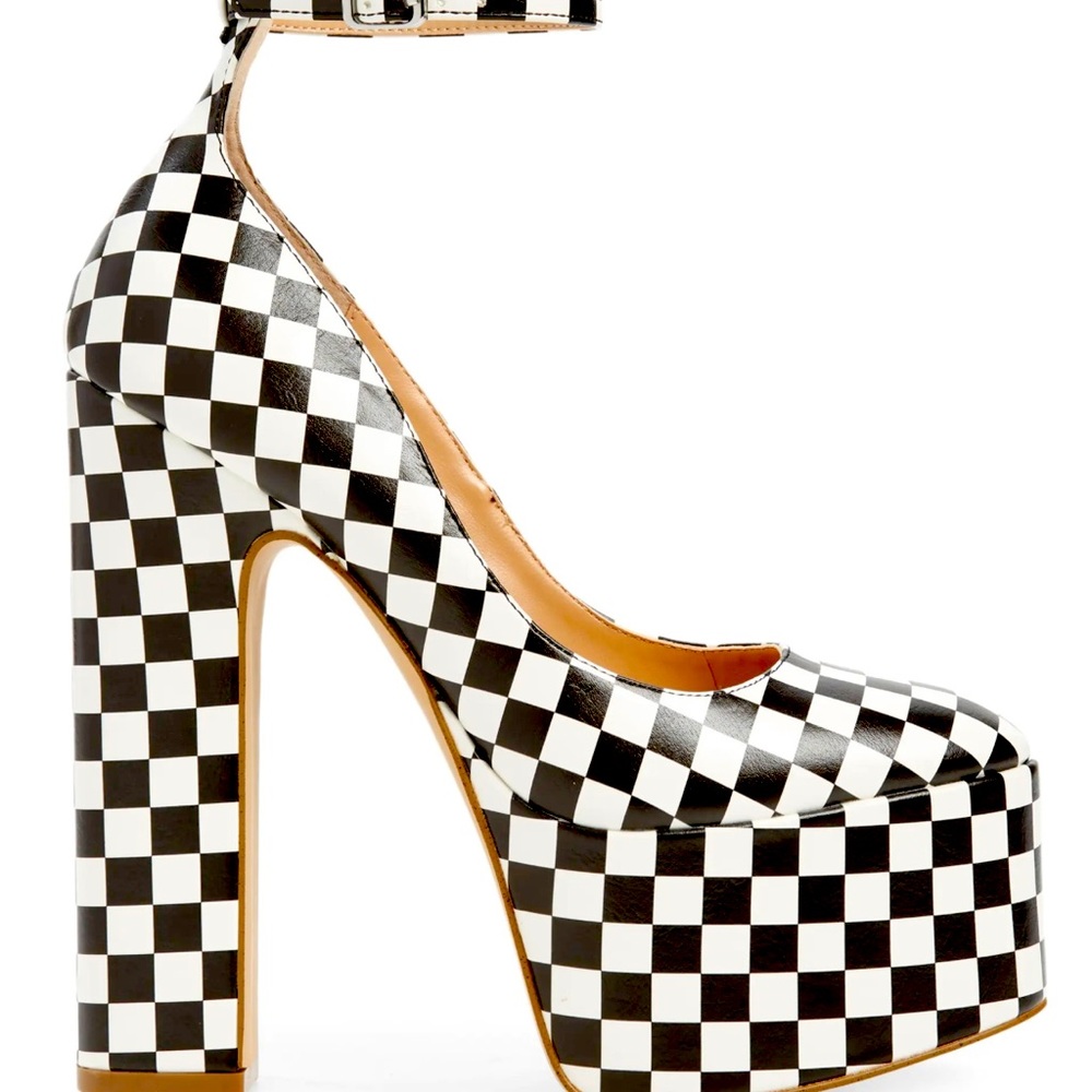 Steve Madden Skyrise Platform Pump size 7